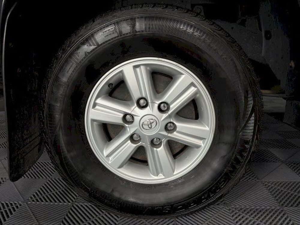 Hilux 3.0 D-4D Invincible Double Cabine 4WD BVA 2013 occasion 33520 Bruges