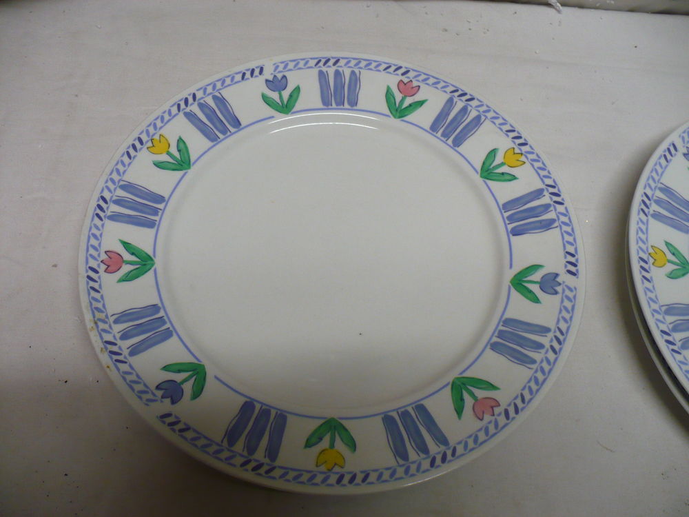 **V189 	
Assiettes plates	 Cuisine