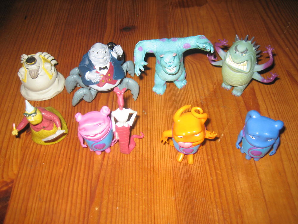 lot 9 figurines MONSTRES ET COE + HOME pixar/dreamworks Jeux / jouets