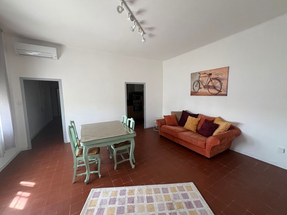 Location Appartement 3 pièces, meublé, clair, calme, entièrement rénové - 77 m² - Carpentras