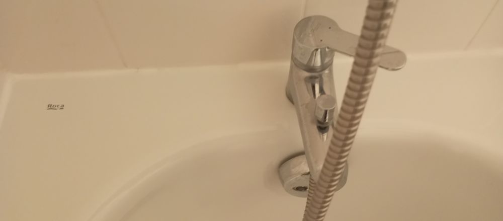 Ensemble baignoire robinetterie pare-baignoire Meubles