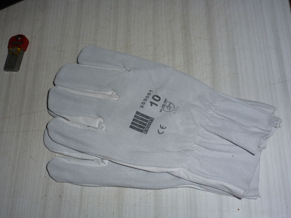 2 paires de gants neufs, T 11 ou 9 usage m&eacute;canique
Bricolage