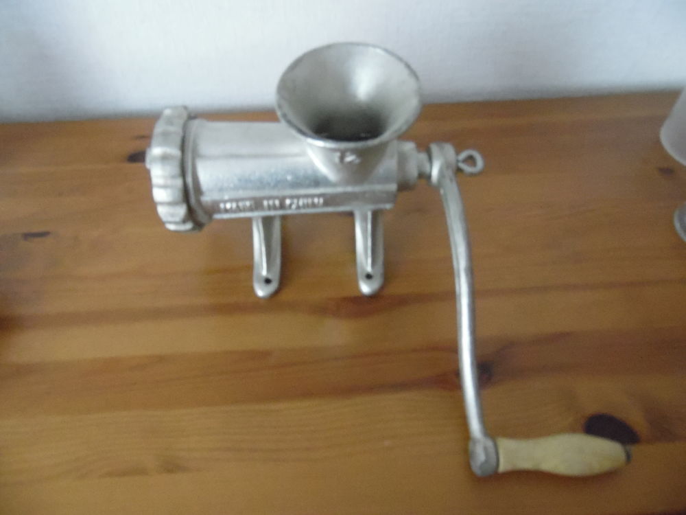 Hachoir m&eacute;tal Electroménager