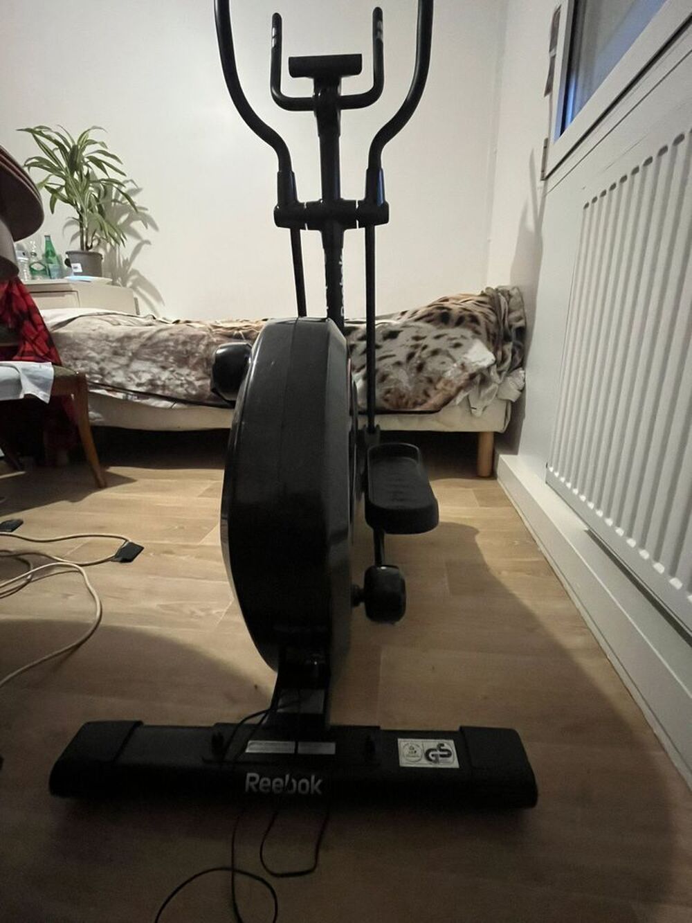 v&eacute;lo &eacute;lectrique Reebok Z9 -tr&egrave;s bon &eacute;tat Vélos
