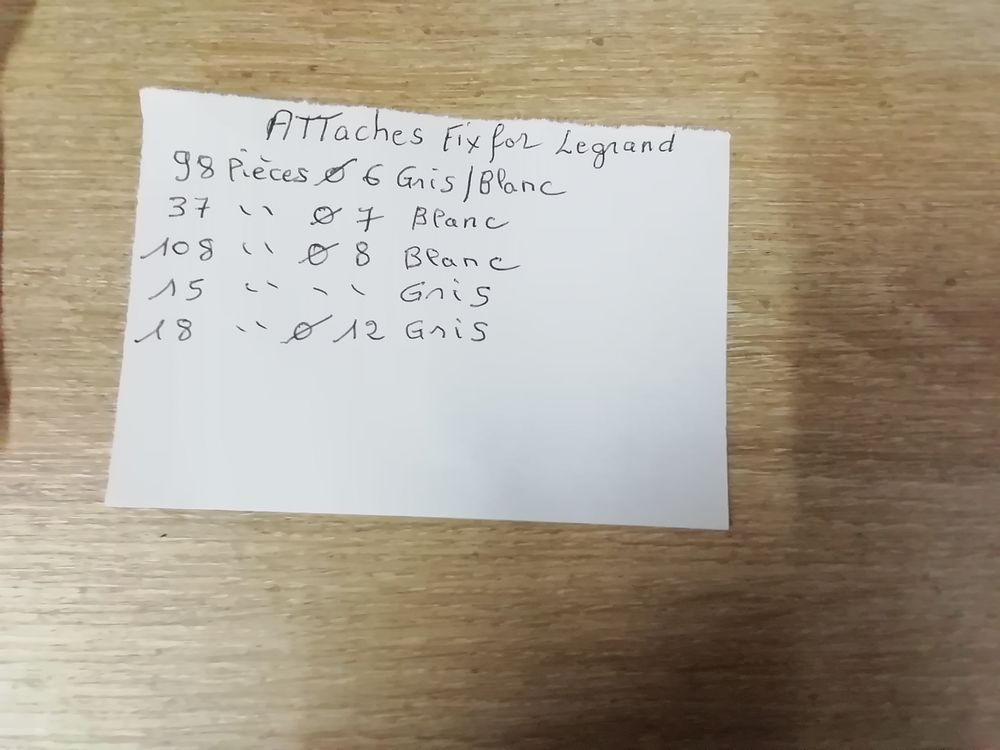 Attaches fixfor Legrand Bricolage