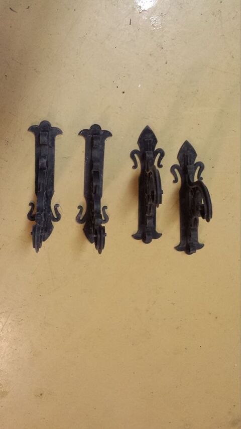 4 accroches pots en plastique 0 M�rignies (59)