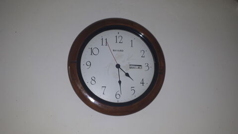 pendule (marque Bayard) diamtre 26cm . Excellent tat 6 chirolles (38)