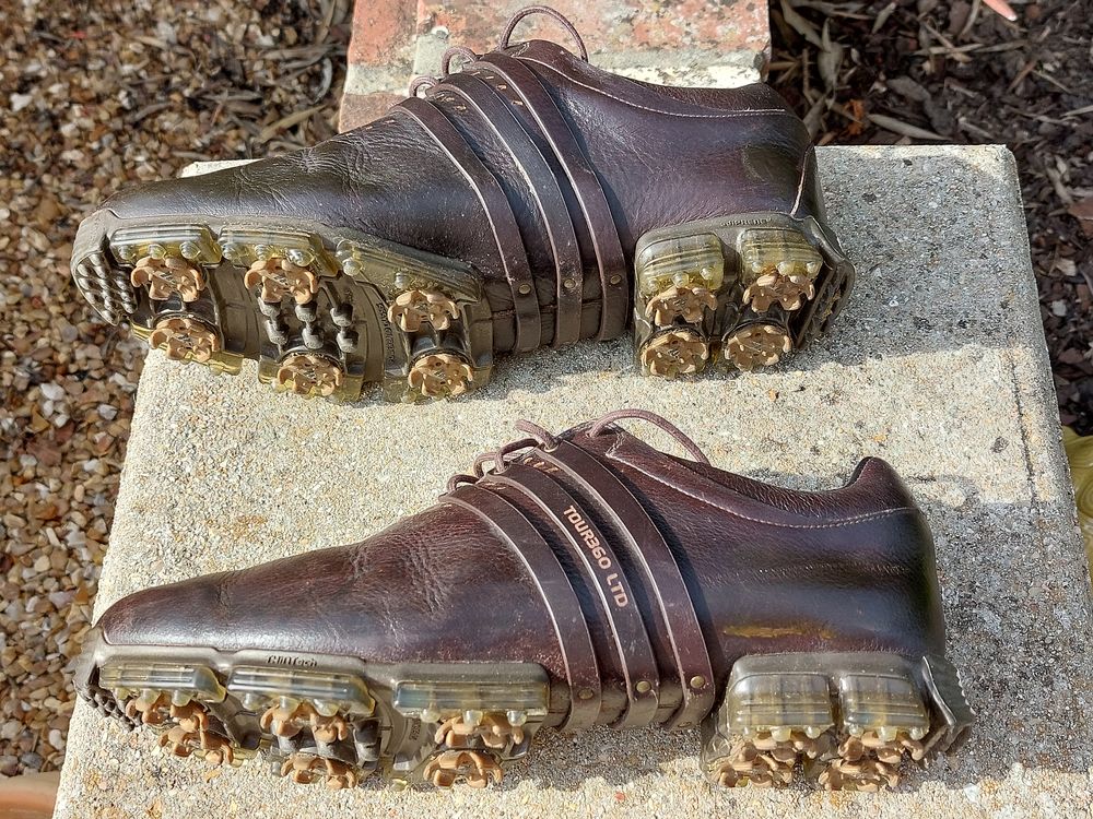 Chaussures de golf ADIDAS TOUR360 taille 44 Sports