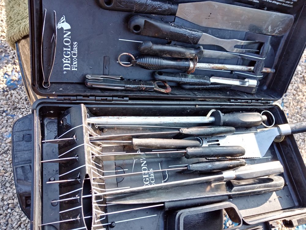 Mat&eacute;riel professionnel de cuisinier
2017
Marque Deglon
Cuisine
