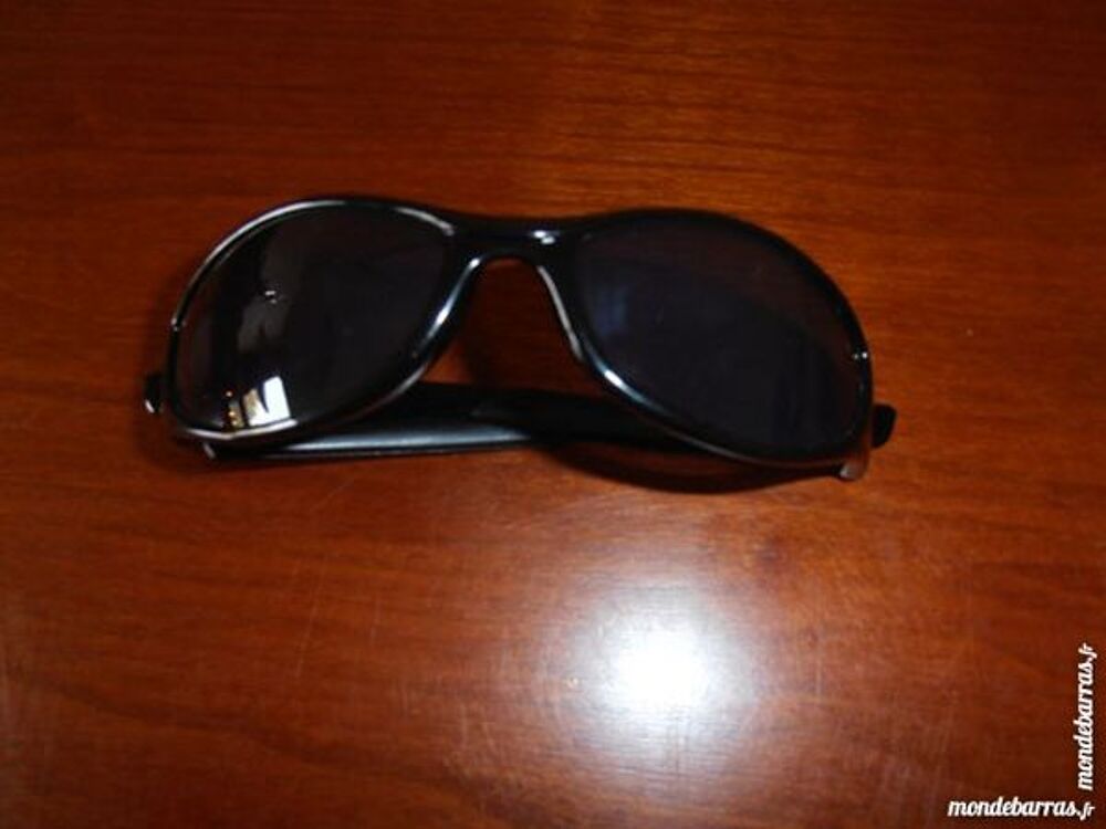 Lunettes solaires sportives (27) Bijoux et montres