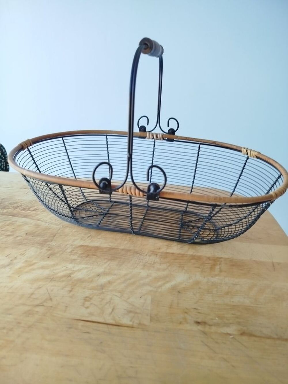 Panier a fruit mental noir et rotin Cuisine