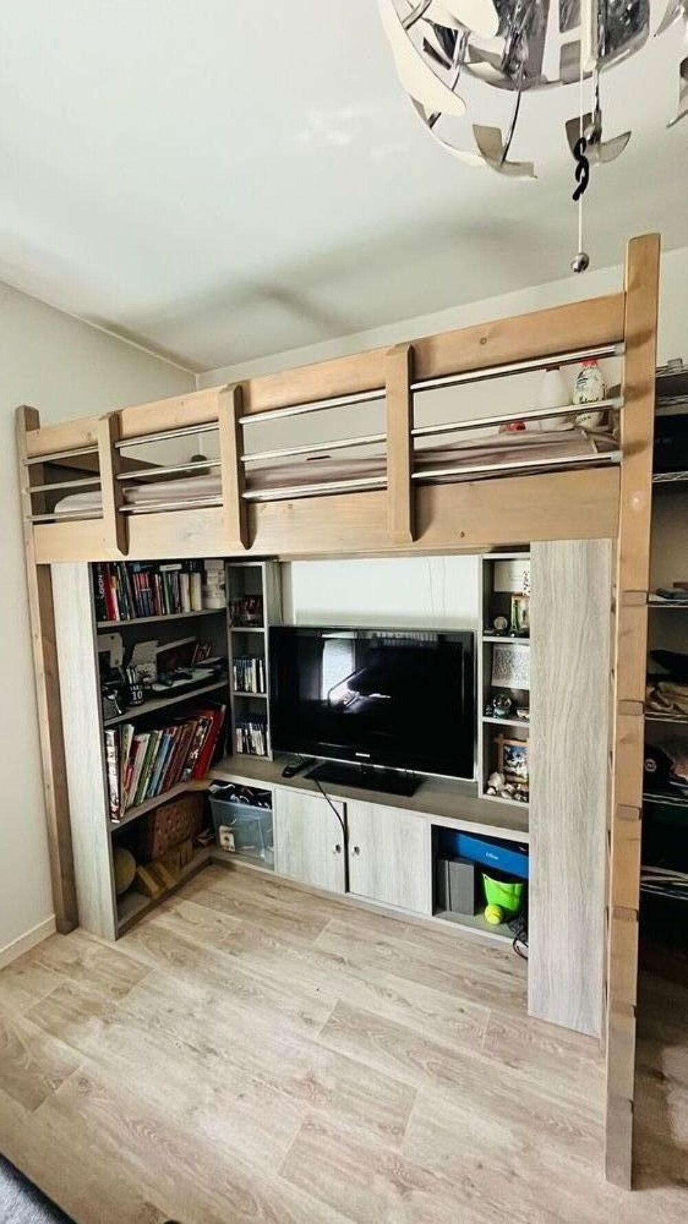 Lit mezzanine sur mesure en bois massif + &eacute;tag&egrave;res + meuble Meubles