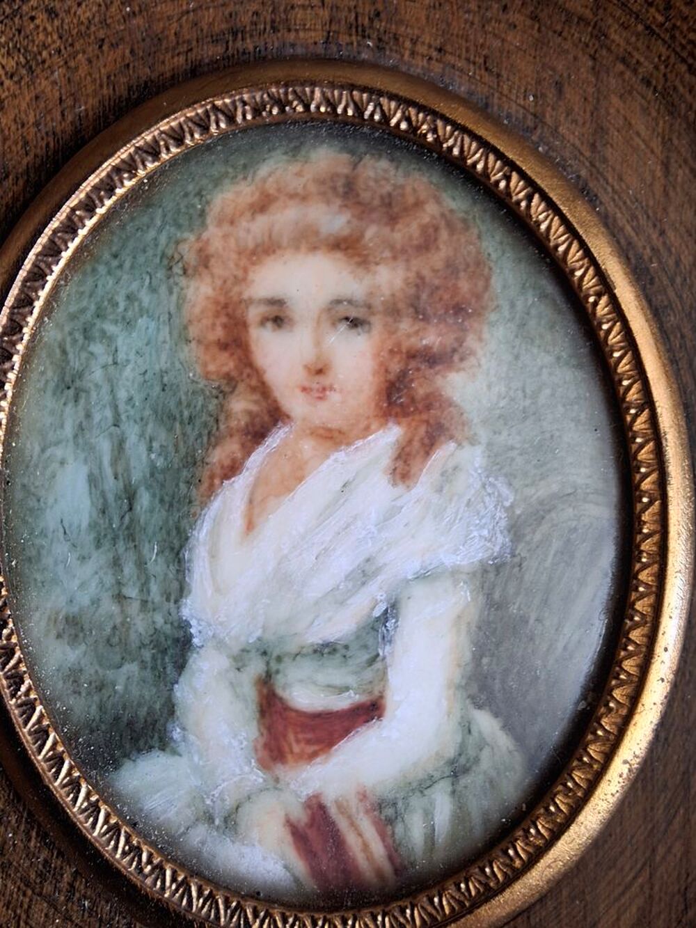 Lot de 2 miniatures fin du XIX&egrave; cadres noyer 11 X 10 cm Décoration