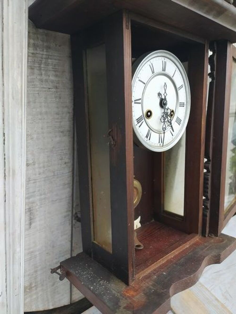 Ancienne Pendule XIX&egrave;me Style Renaissance Horloge
