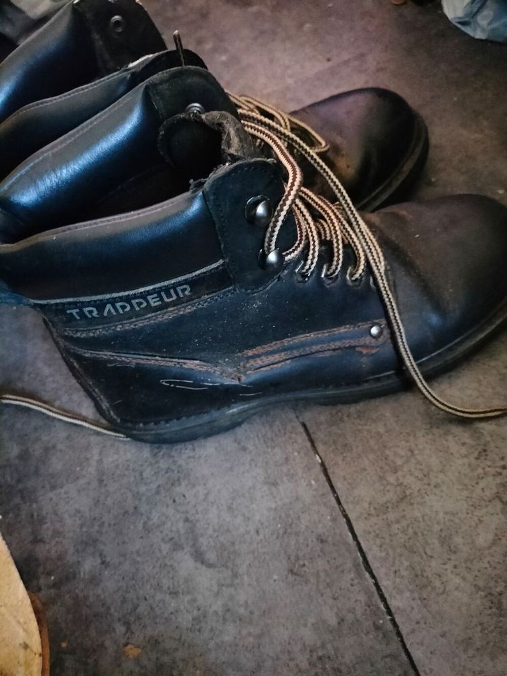 Boots a lacets cuir trappeur pointure 42 bon &eacute;tat Chaussures