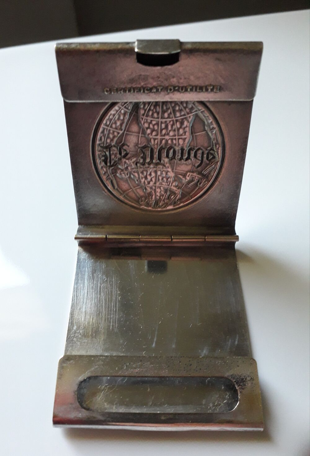 Etui en m&eacute;tal pour pochette d'allumettes journal "Le Monde" 