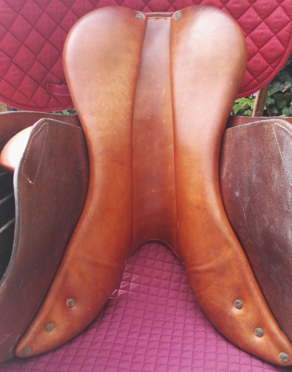 SELLE EQUITATION CUIR ORIENTEE OBSTACLE 17.5 Sports