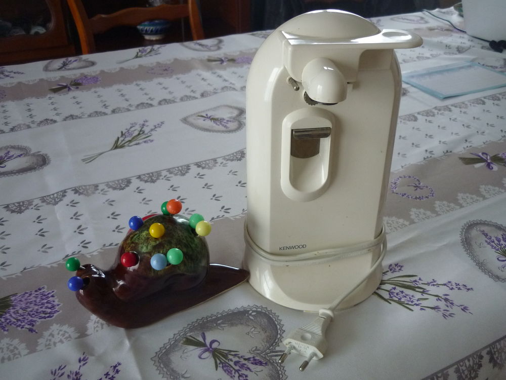 Ouvre boite &eacute;lectrique Electroménager