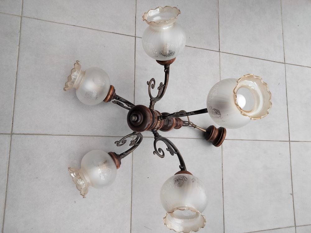 Lustr&eacute; Décoration