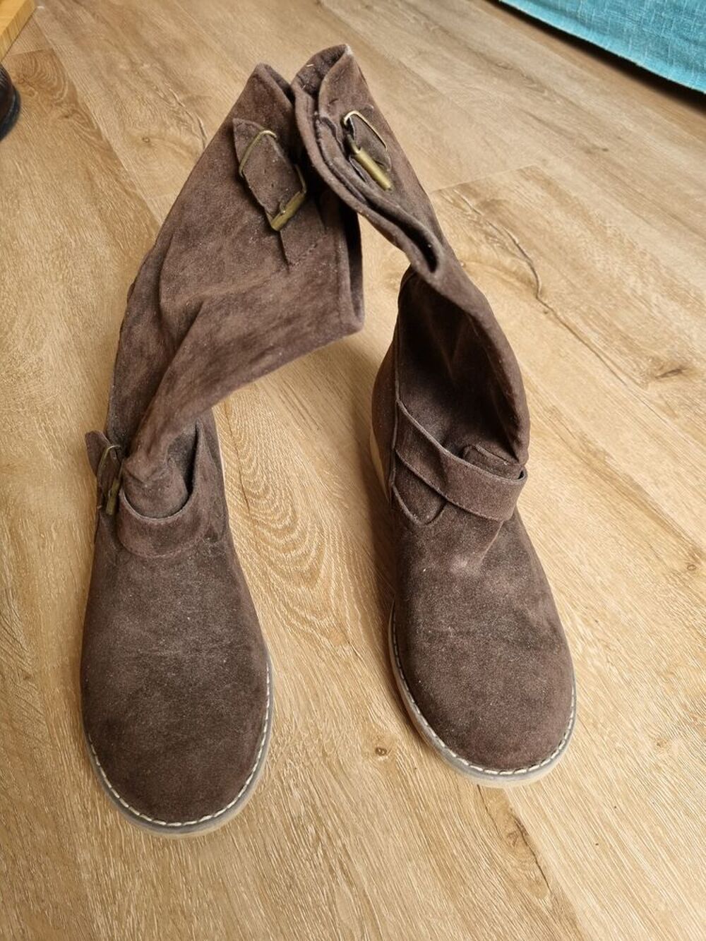 Bottines en daim neuves Chaussures