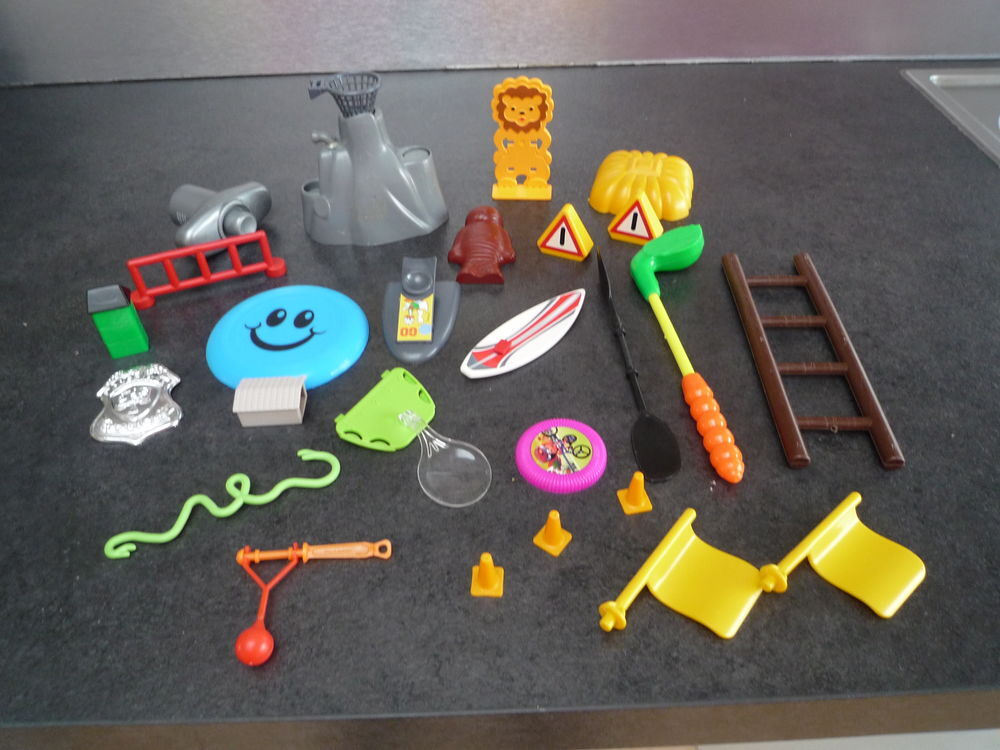 Jouets en plastique. Jeux / jouets