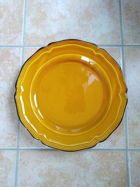 Plat en cramique 10 Montlimar (26)