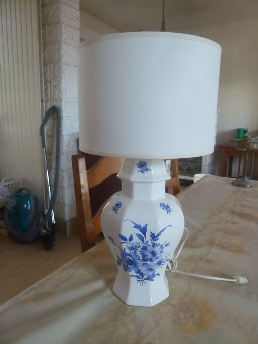 lampe ancienne a pos&eacute;e Décoration