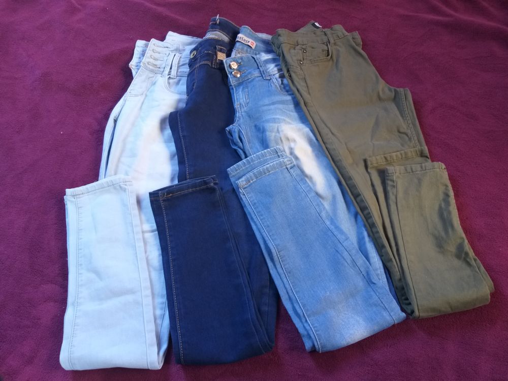 Jeans slim Femme Vêtements