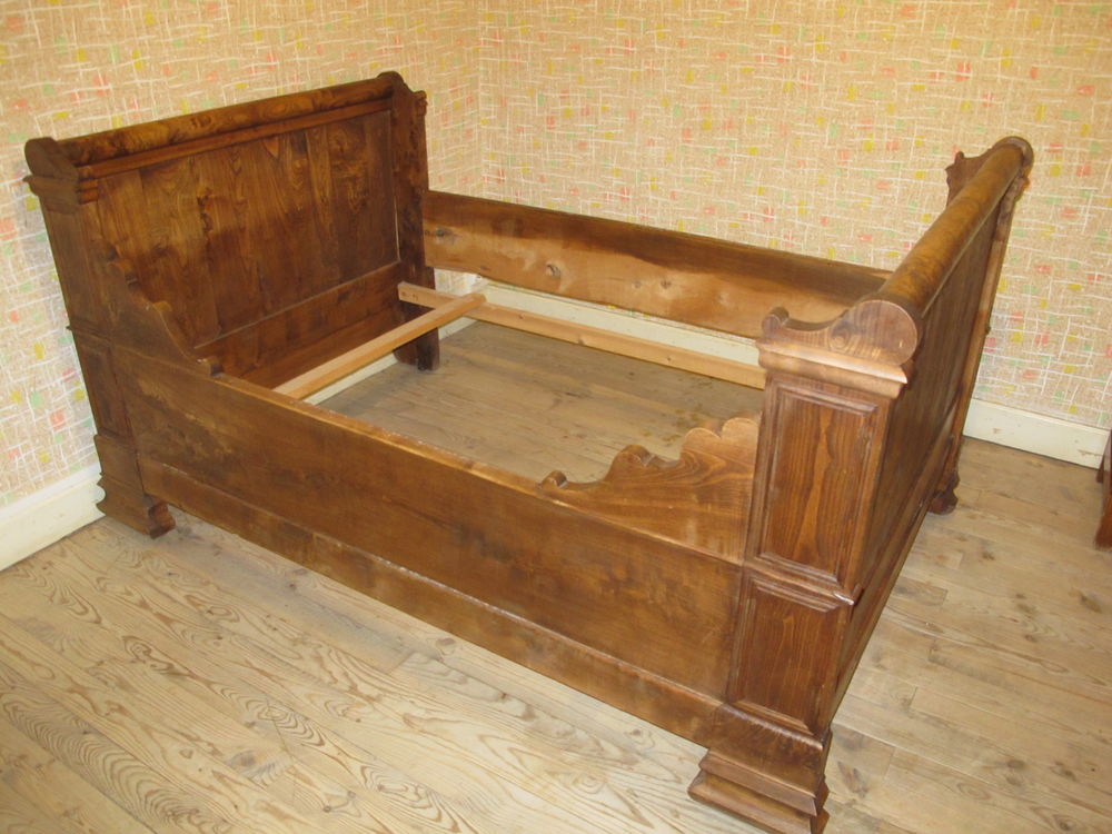Ancien lit d'angle &agrave; rouleaux Meubles