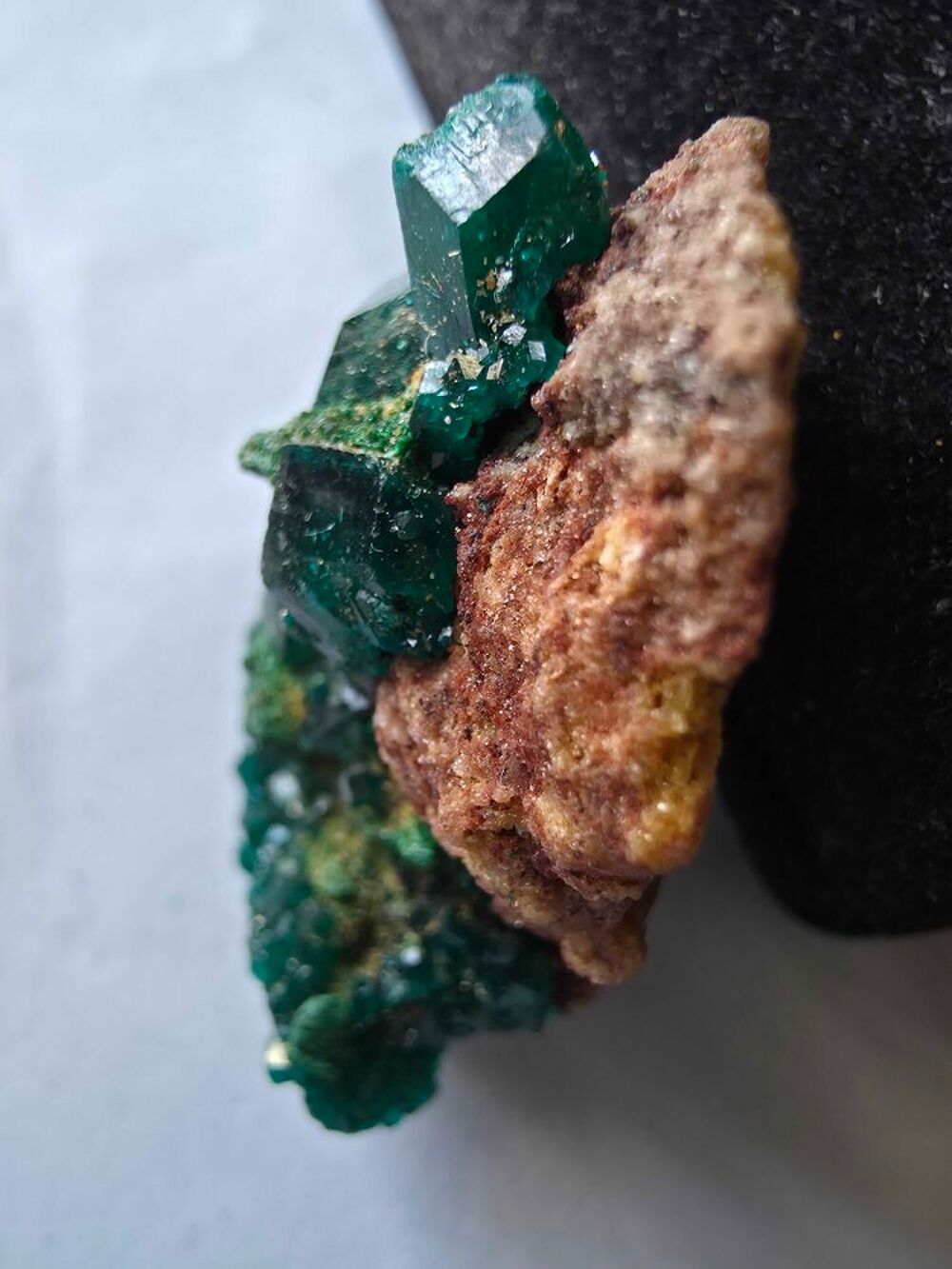 Min&eacute;ral Dioptase brute sur matrice-Collection Katanga RDC-23g 