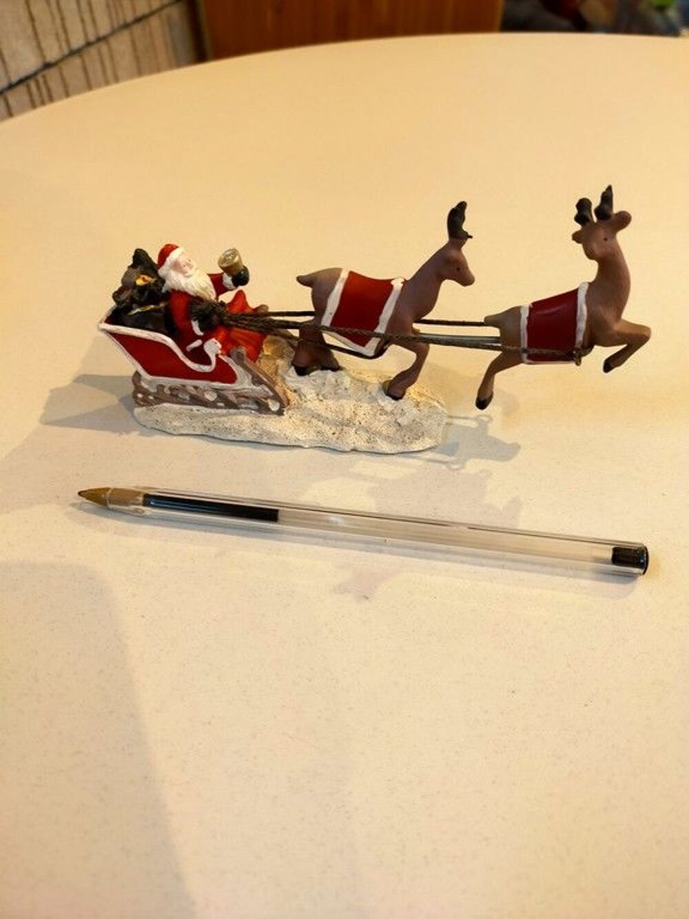 Le tra&icirc;neau du p&egrave;re No&euml;l pour la d&eacute;co
Décoration
