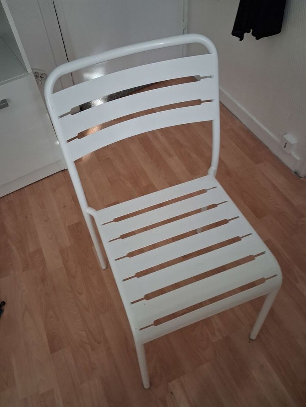 2 chaises metal Meubles
