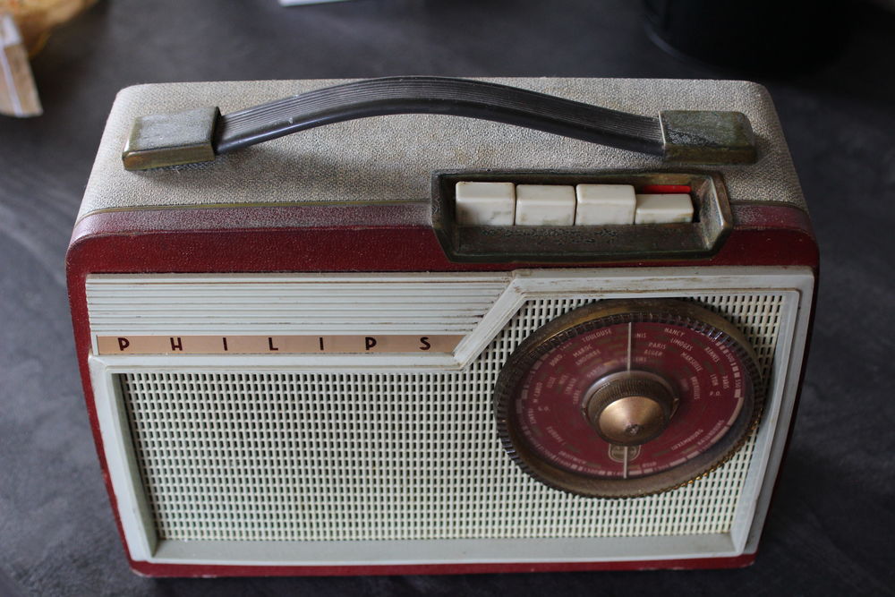 Poste radio des ann&eacute;es 50 