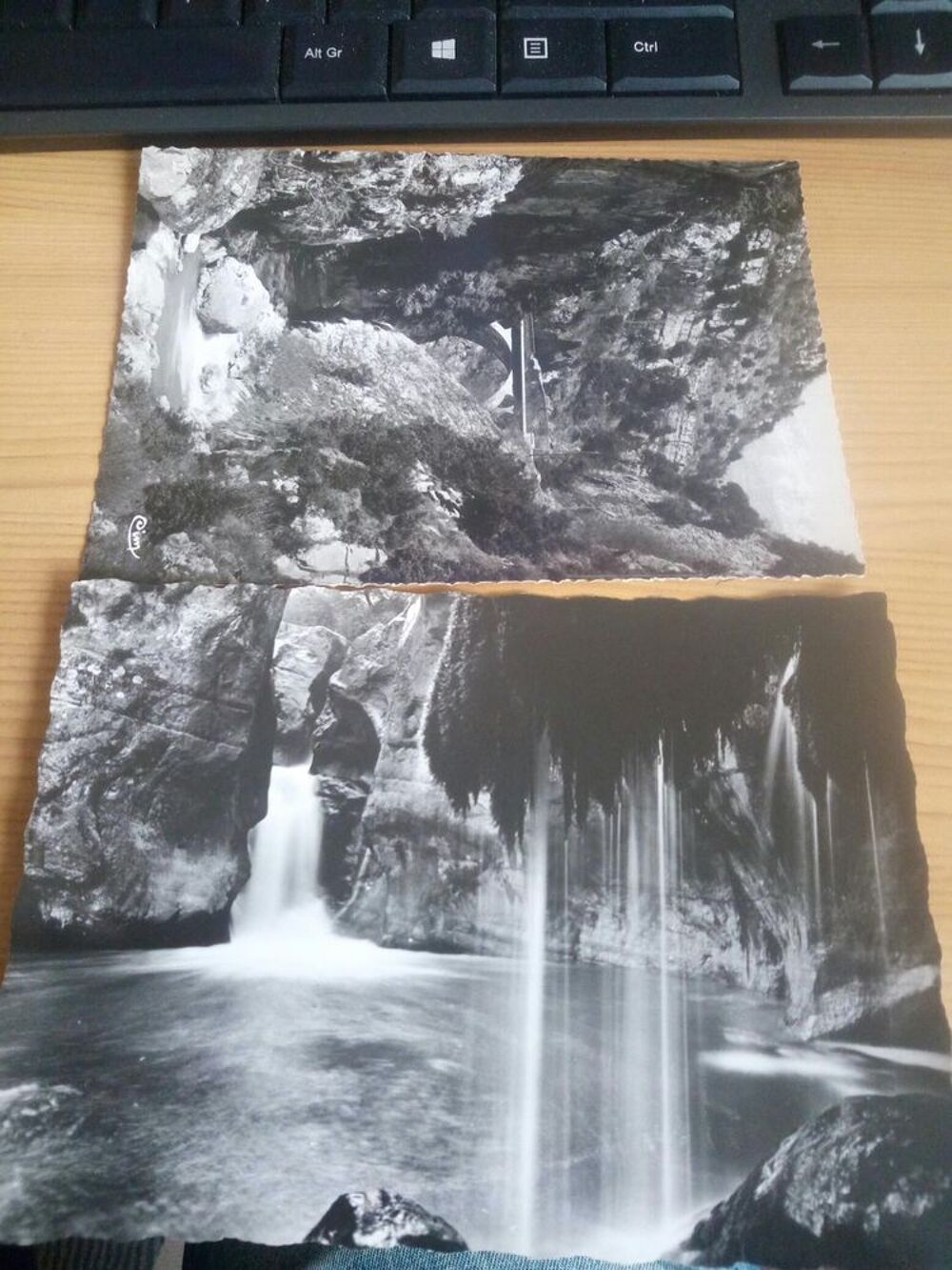 lot de deux cartes postales les gorges du loup 