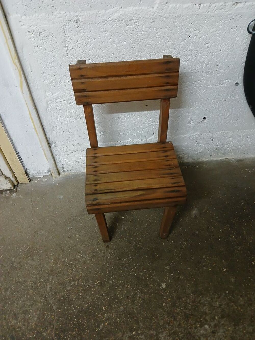 Petite chaise en bois Meubles
