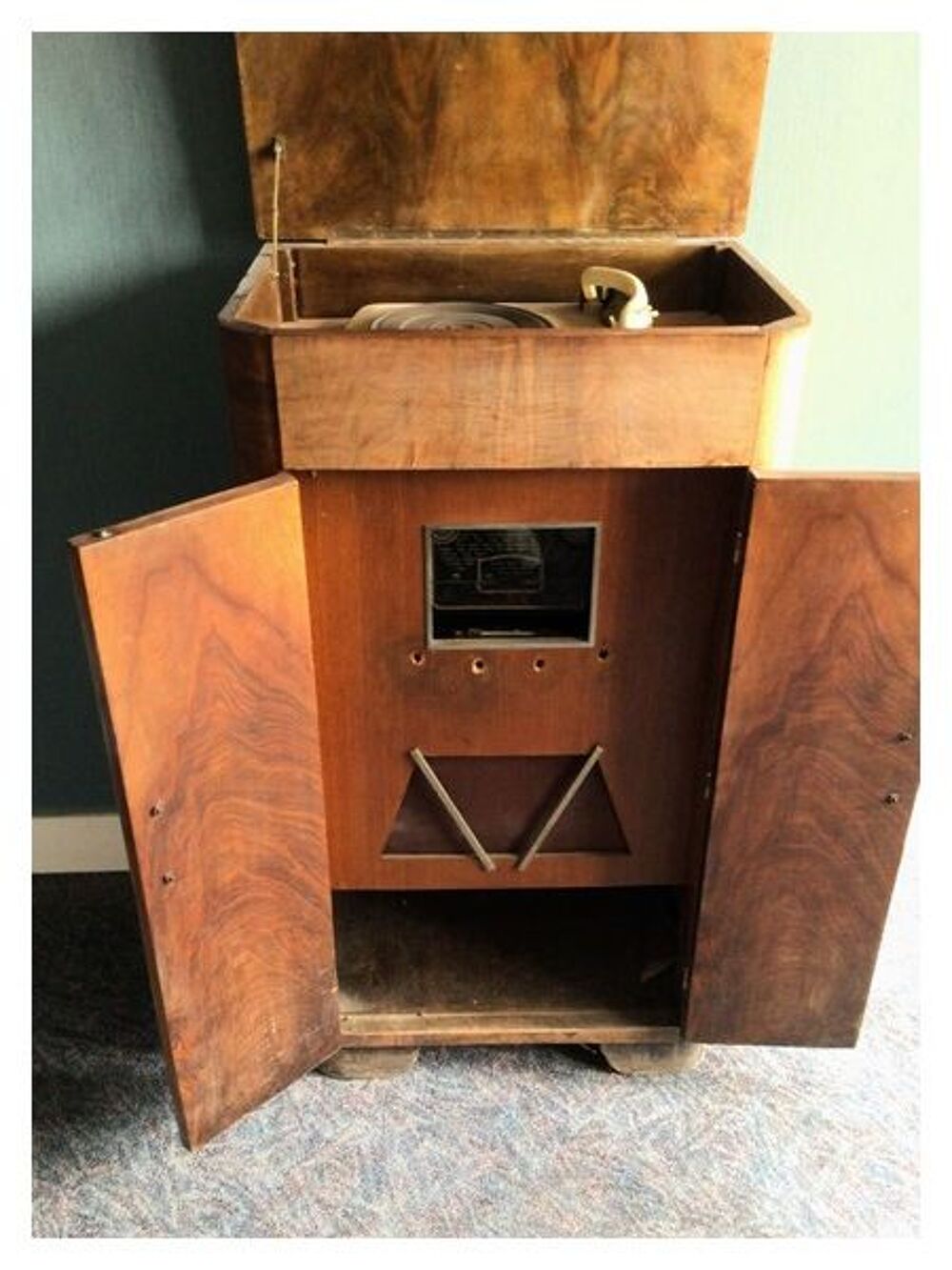 Meuble ancien radio et disques Meubles