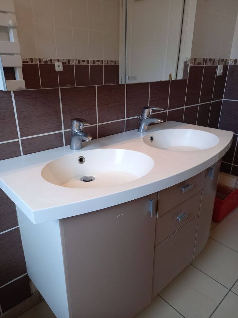 meuble salle de bain avec 2 vasques bon &eacute;tat g&eacute;n&eacute;ral Meubles