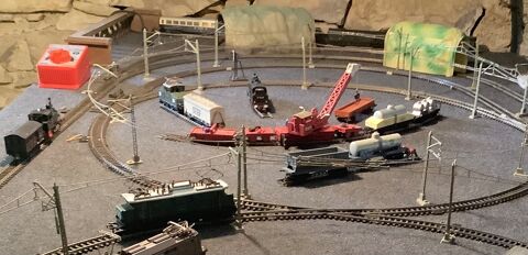 Trains miniatures  multi-composants pour mod�lisme 400 Pau (64)