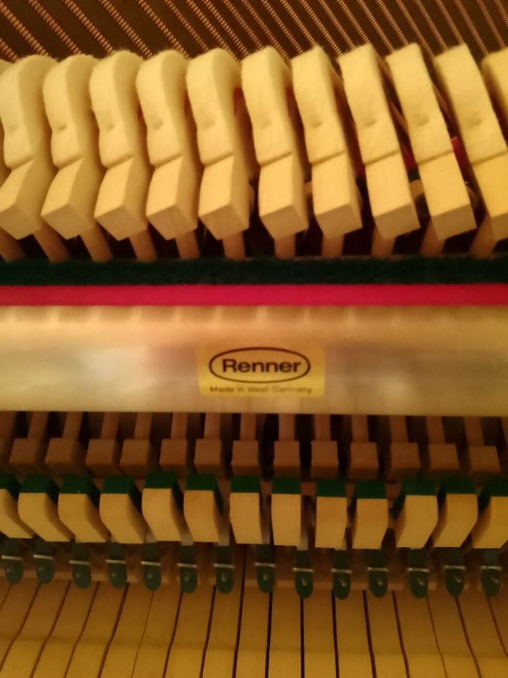 Piano droit marque NORDISKA, excellent &eacute;tat Instruments de musique