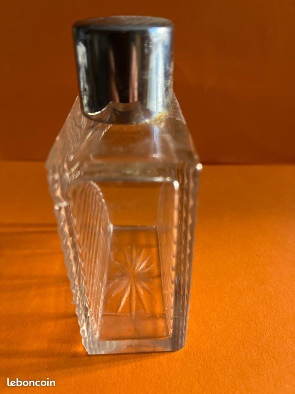 FLACON ANCIEN POUR PARFUM en cristal 