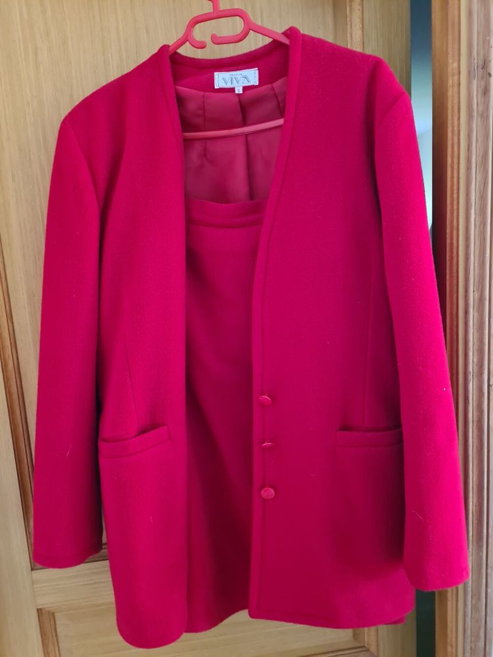 Tailleur rouge Vêtements