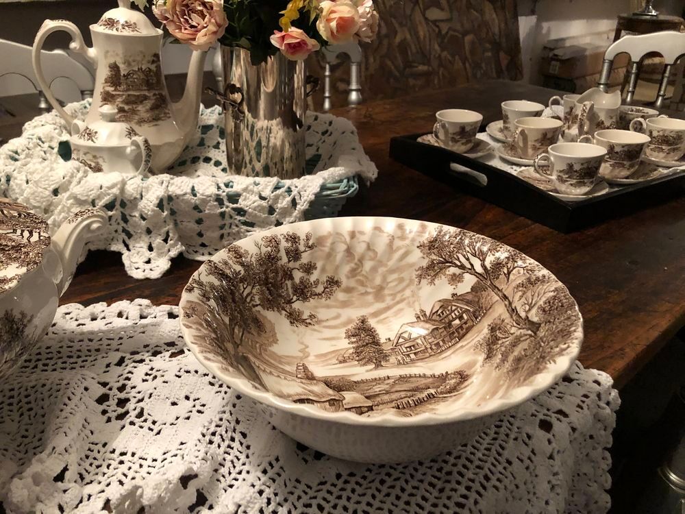 magnifique service de vaisselle anglaise Décoration