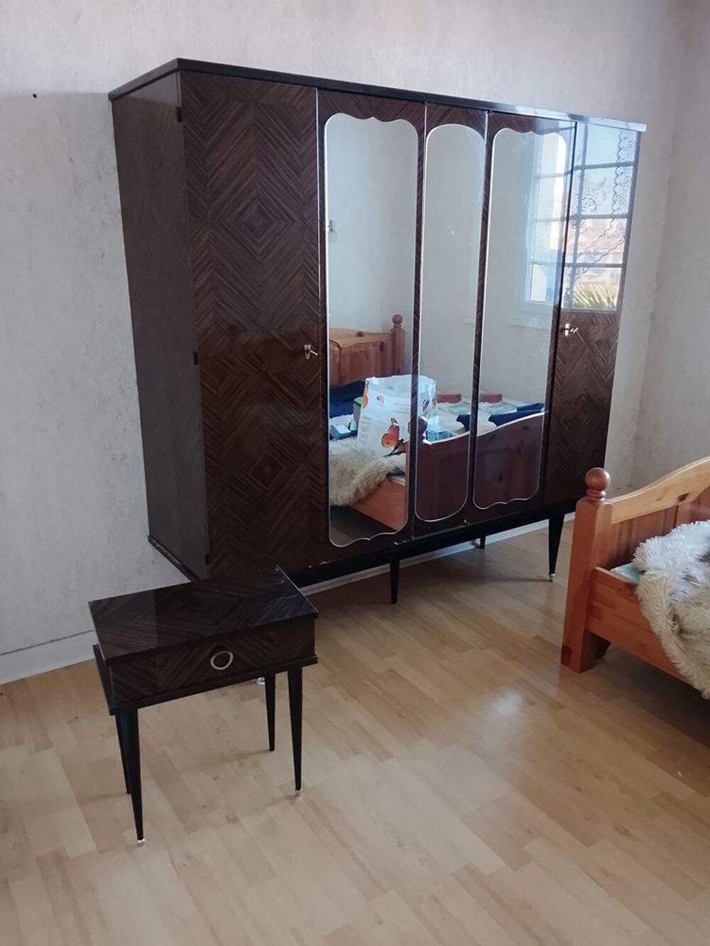 ARMOIRE + CHEVET Meubles