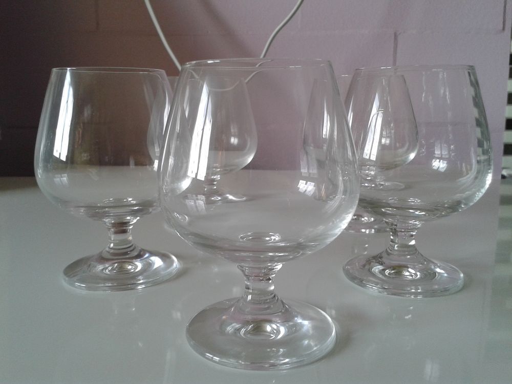 6 verres &agrave; cognac neufs en cristal Cuisine