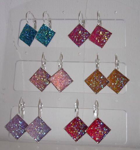 Lot de 70 bijoux fantaisies cabochon carr paillettes 40 Lennon (29)