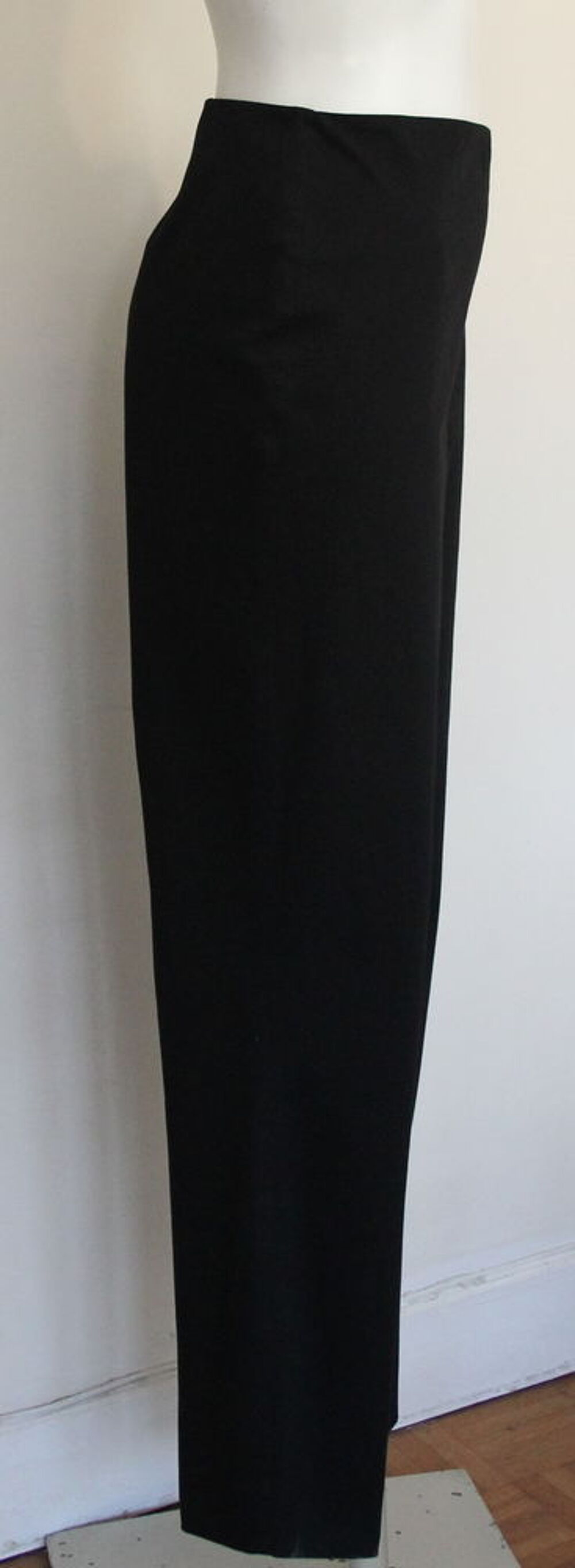 Pantalon noir RALPH LAUREN purple label 
T.12 soit 42 Fr Vêtements