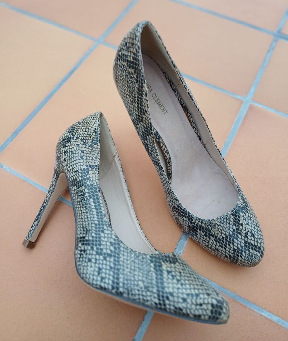 Escarpins talons fins pointure 39 (pieds fins) Chaussures