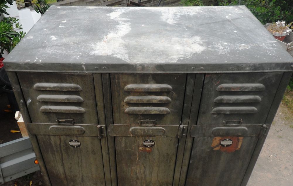 Placard, armoire de vestiaire m&eacute;tallique des ann&eacute;es 60/70 Bricolage