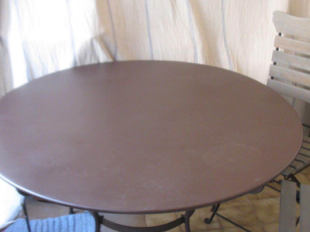 Table et fauteuils de jardin FERMOB Meubles
