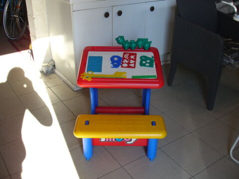 Bureau pour jeune enfant 3 Francires (60)